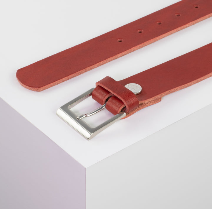 Ledergürtel 3,5cm mit Schnalle Helsinki silber glänzend rot ohne Muster