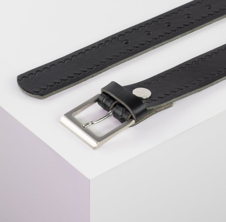 Ledergürtel 3,5cm mit Schnalle Helsinki silber glänzend schwarz kleine Welle
