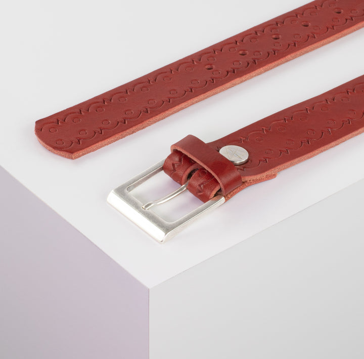 Ledergürtel 3,5cm mit Schnalle Helsinki silber matt rot Lochwelle
