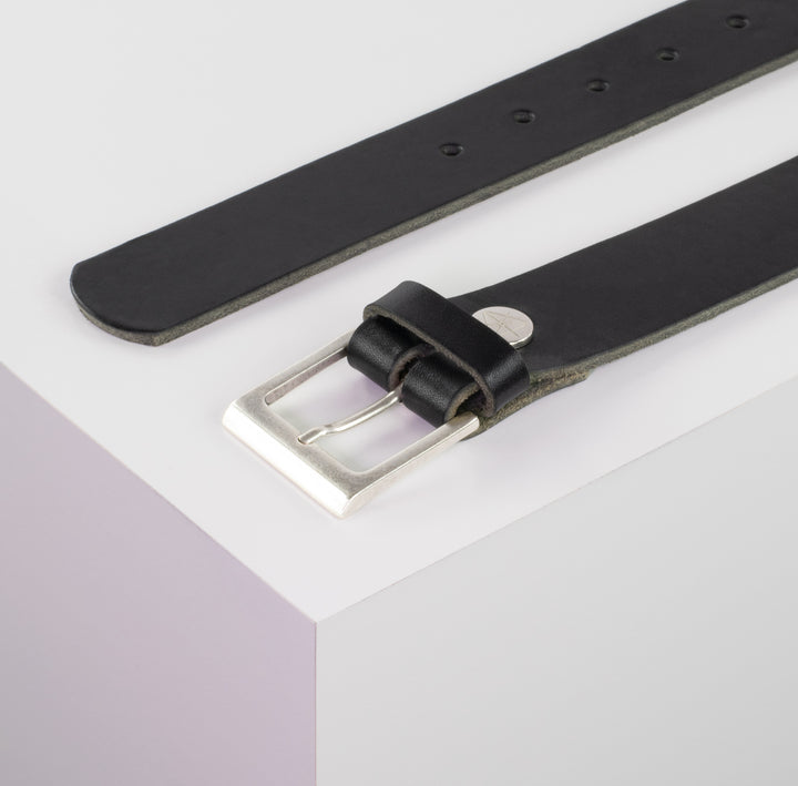 Ledergürtel 3,5cm mit Schnalle Helsinki silber matt schwarz ohne Muster