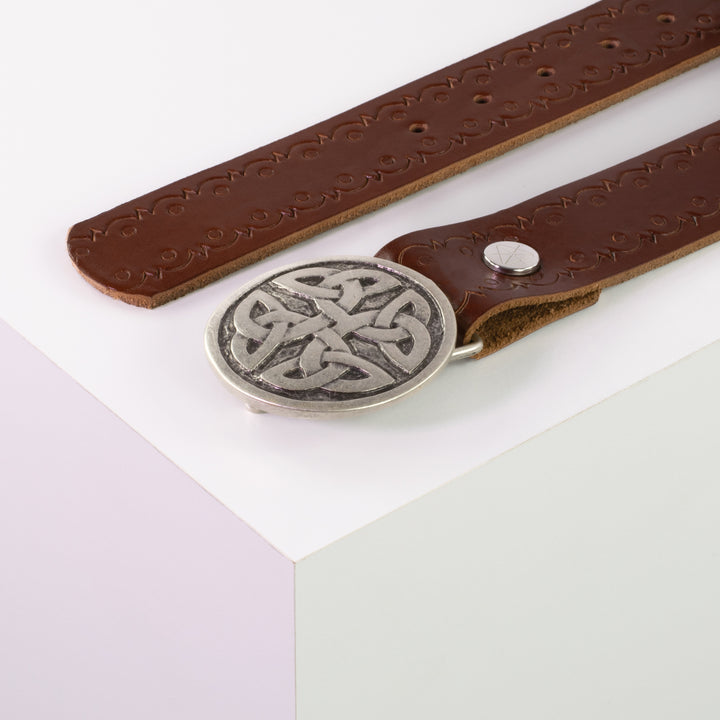 Ledergürtel 4cm mit Schnalle Gordischer Knoten rund silber cognac Lochwelle