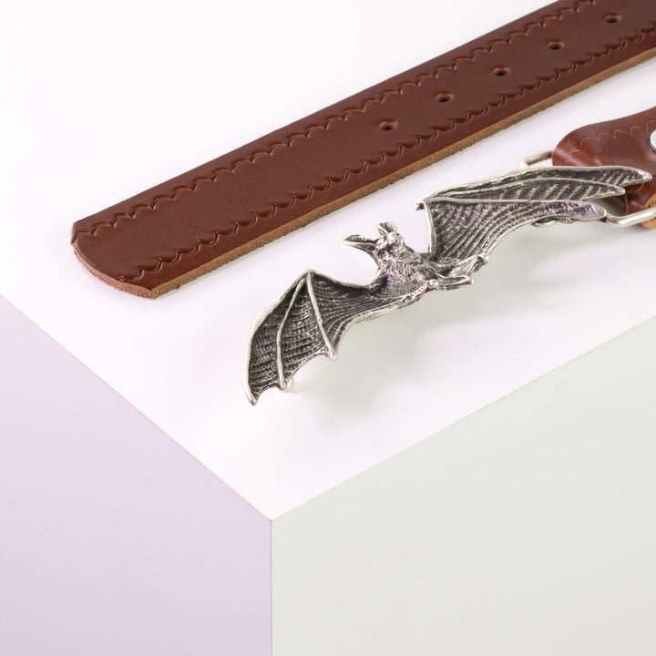 Ledergürtel 4cm mit Schnalle Fledermaus cognac kleine Welle