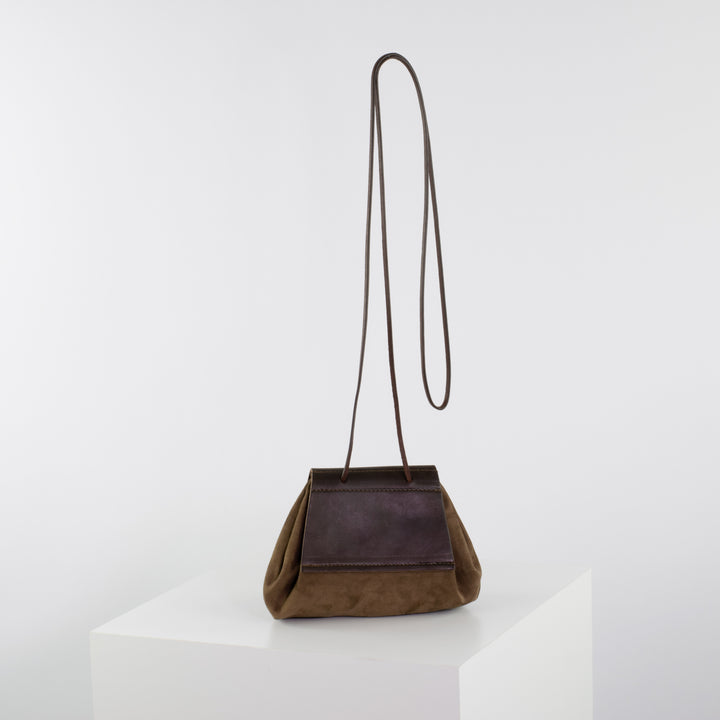 Hand- &amp; Gürteltasche Größe M hellbraun Velourseder