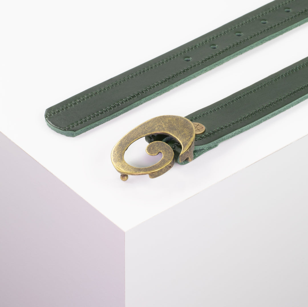 Ledergürtel 3cm mit Schnalle Schnecke messing grün Reißverschluss