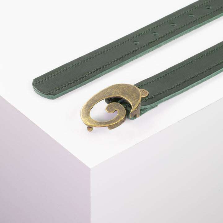 Ledergürtel 3cm mit Schnalle Schnecke messing grün Reißverschluss