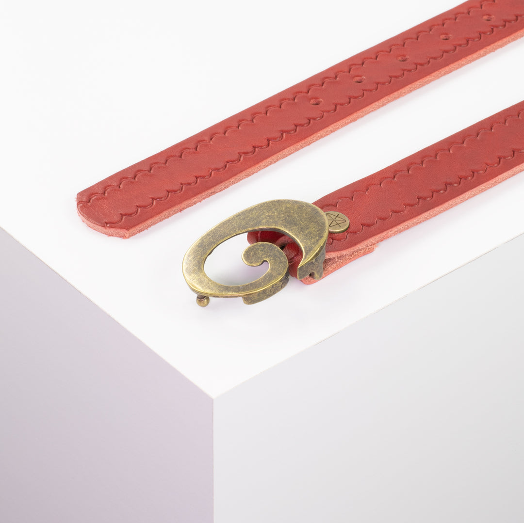 Ledergürtel 3cm mit Schnalle Schnecke messing rot kleine Welle