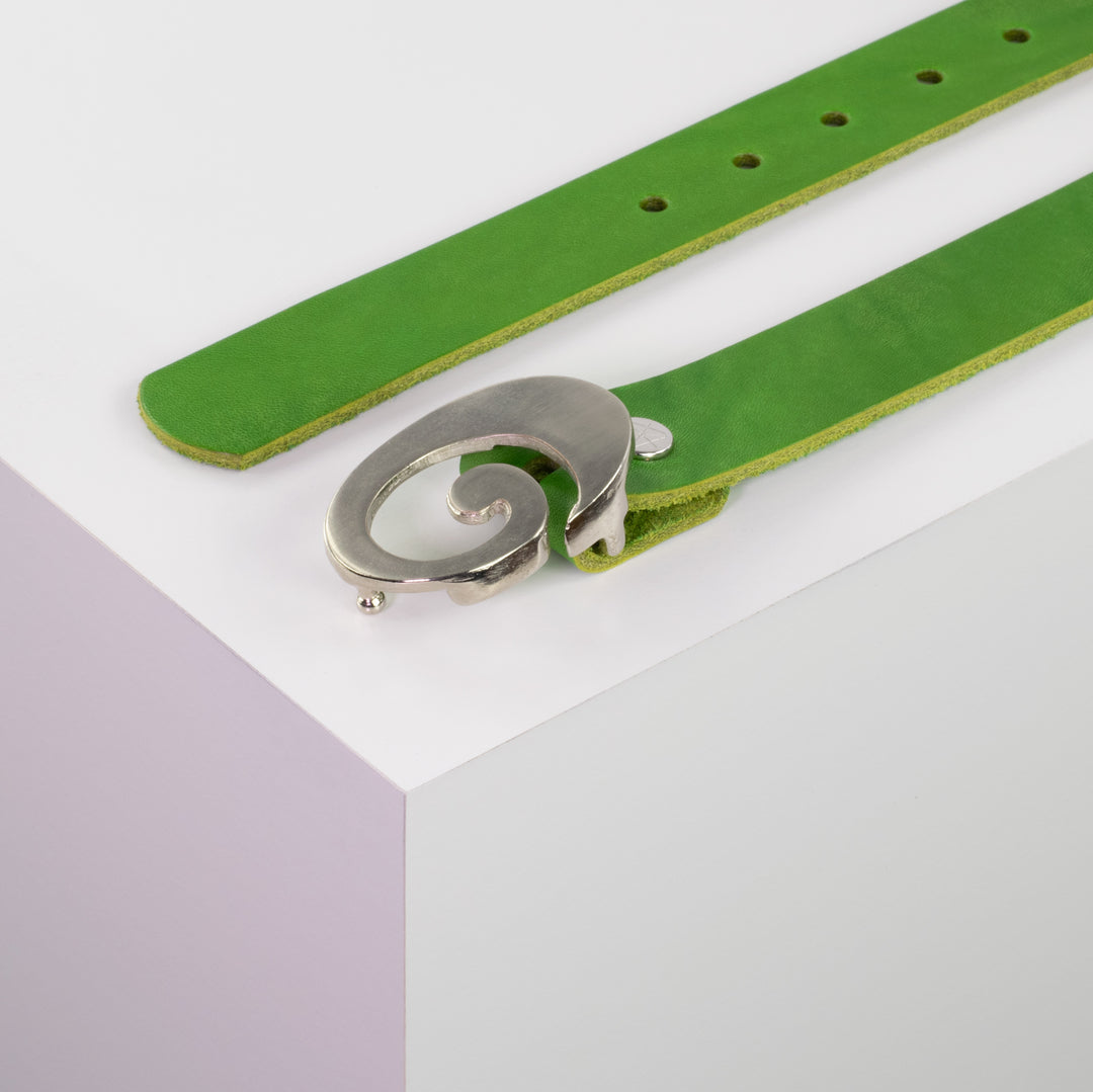 Ledergürtel 3cm mit Schnalle Schnecke silber glänzend apfelgrün ohne Muster