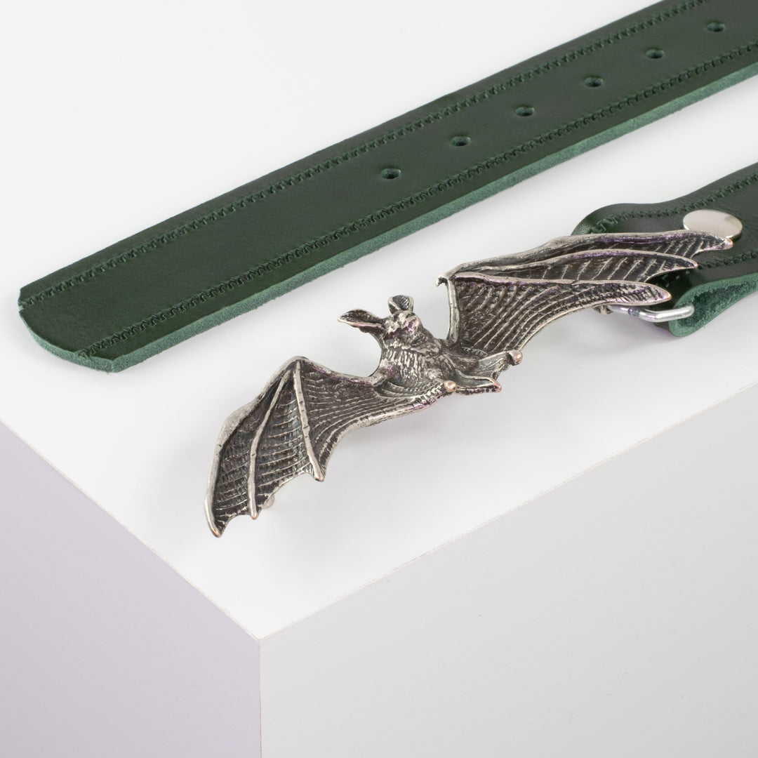Ledergürtel 4cm mit Schnalle Fledermaus grün Reißverschluss